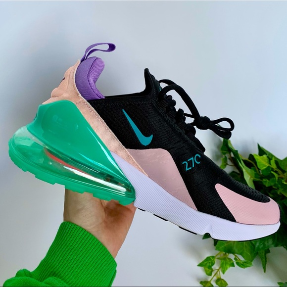Shoes - Nike Air Max 270